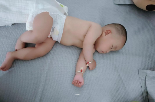 肇庆几个月宝宝会抬头